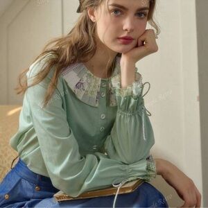 SIMPLE RETRO | Mint Green Blouse with Floral Collar